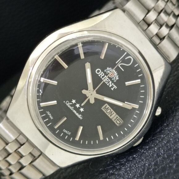Vintage 1978 Orient Automatic Mens Silver Watch W/daydate & Black accents - Picture 1 of 10